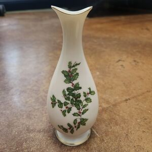 Lenox Holiday Flower Bud Vase Holly Berries Gold Accent Christmas Porcelain